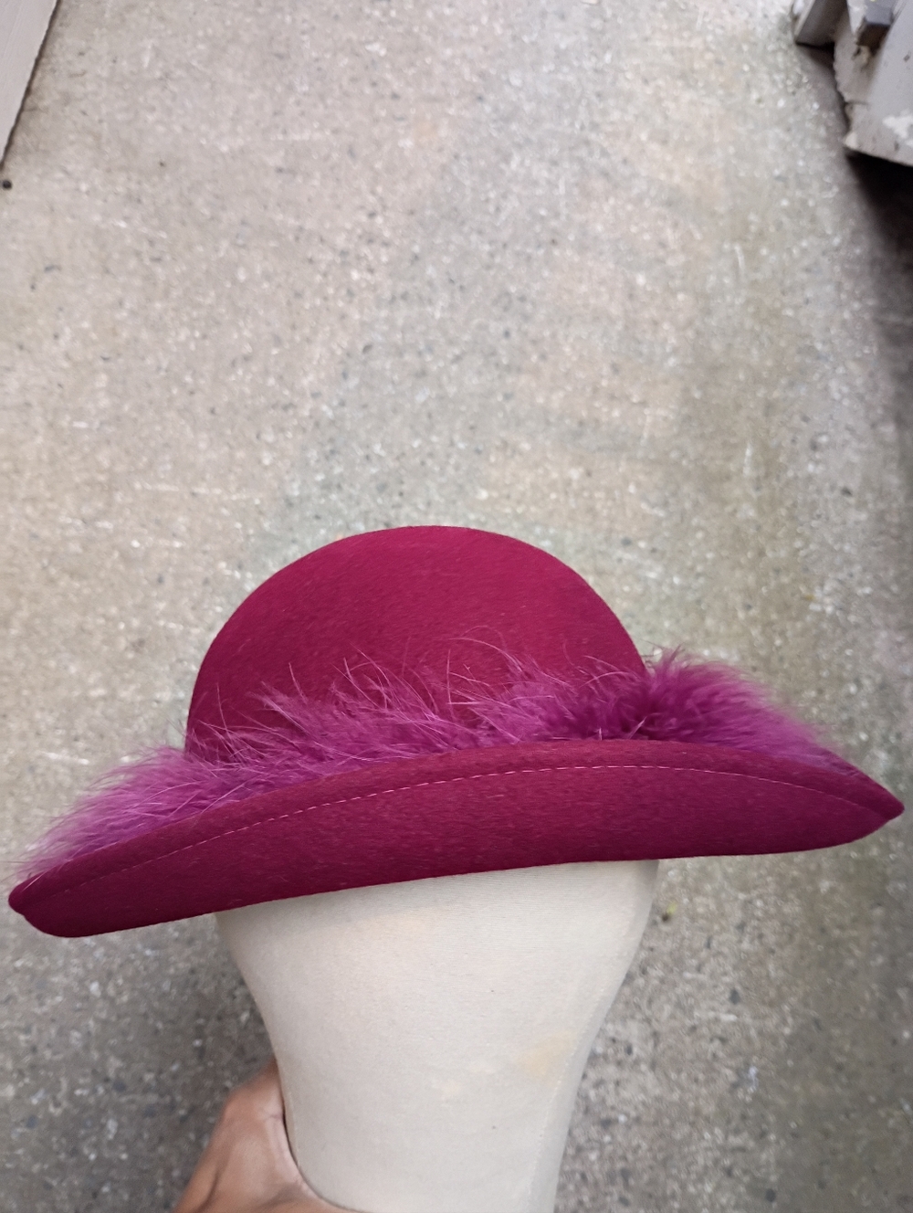Doeskin Vintage Felt Wool Feather Bowler Hat 21.5"